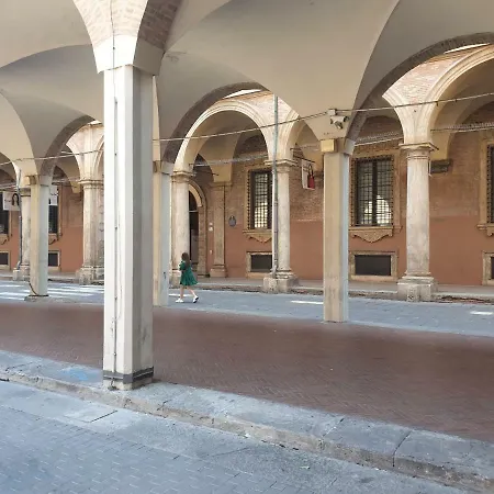 Reesma Alloggi - Andrea Costa Free Parking Bologna
