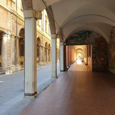 Reesma Alloggi - Andrea Costa Free Parking Apartment